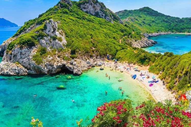 ANCORA Řecko Korfu pohled na pláž Porto Timoni